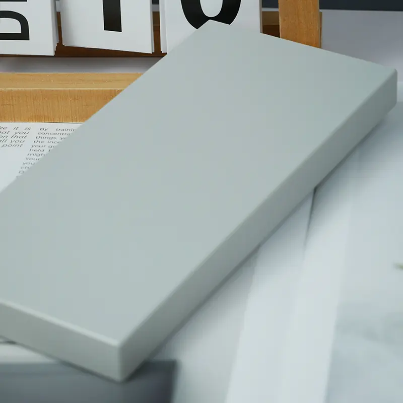 25 mm högblank PET-fanerskiva