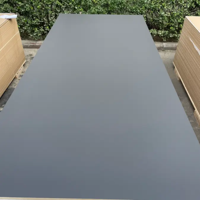 Akrylbelagd MDF-skiva